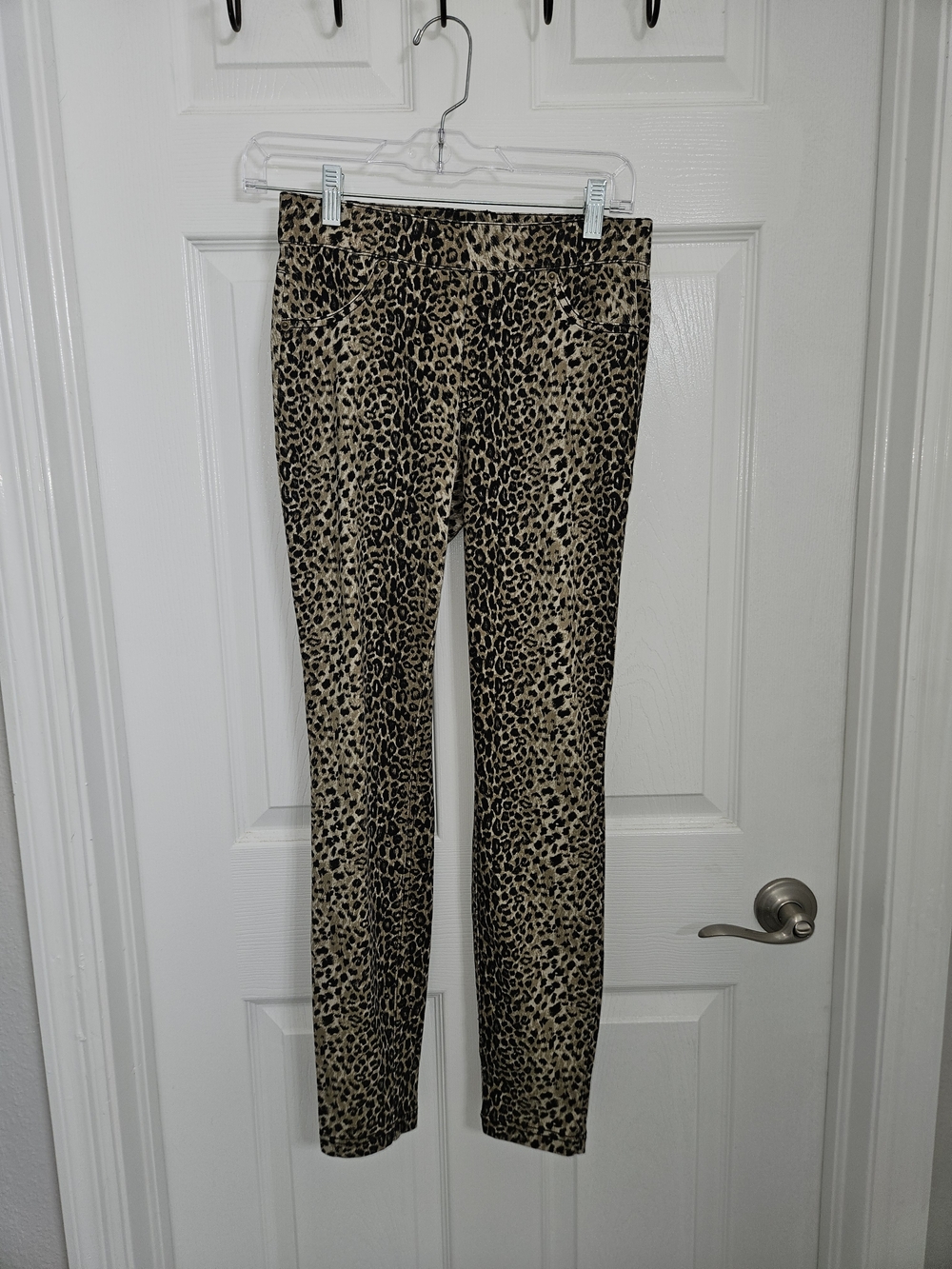 HUE Leopard Print Skinny Jeggings M EUC Pockets Stretch Pull On Pants